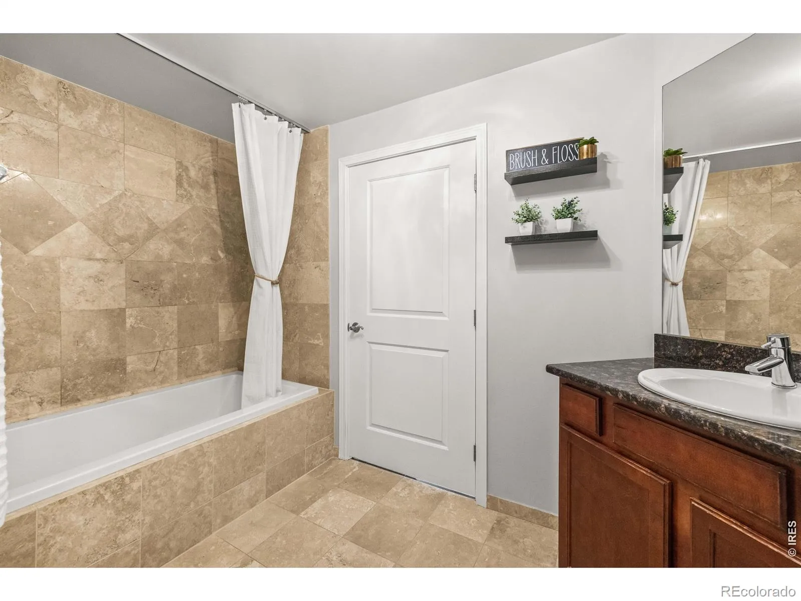 975 N Lincoln Street #11H Denver CO 80203 MLS #RECIR1059547 05202026223553 1600 18