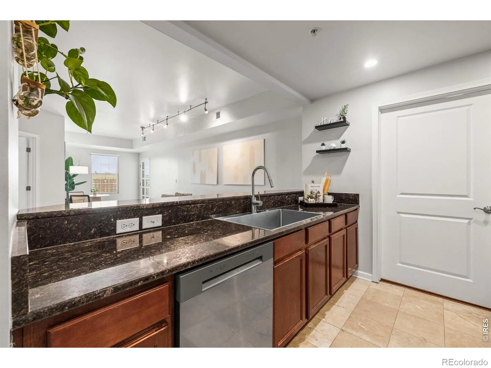 975 N Lincoln Street #11H Denver CO 80203 MLS #RECIR1059547 05202026223553 1600 4
