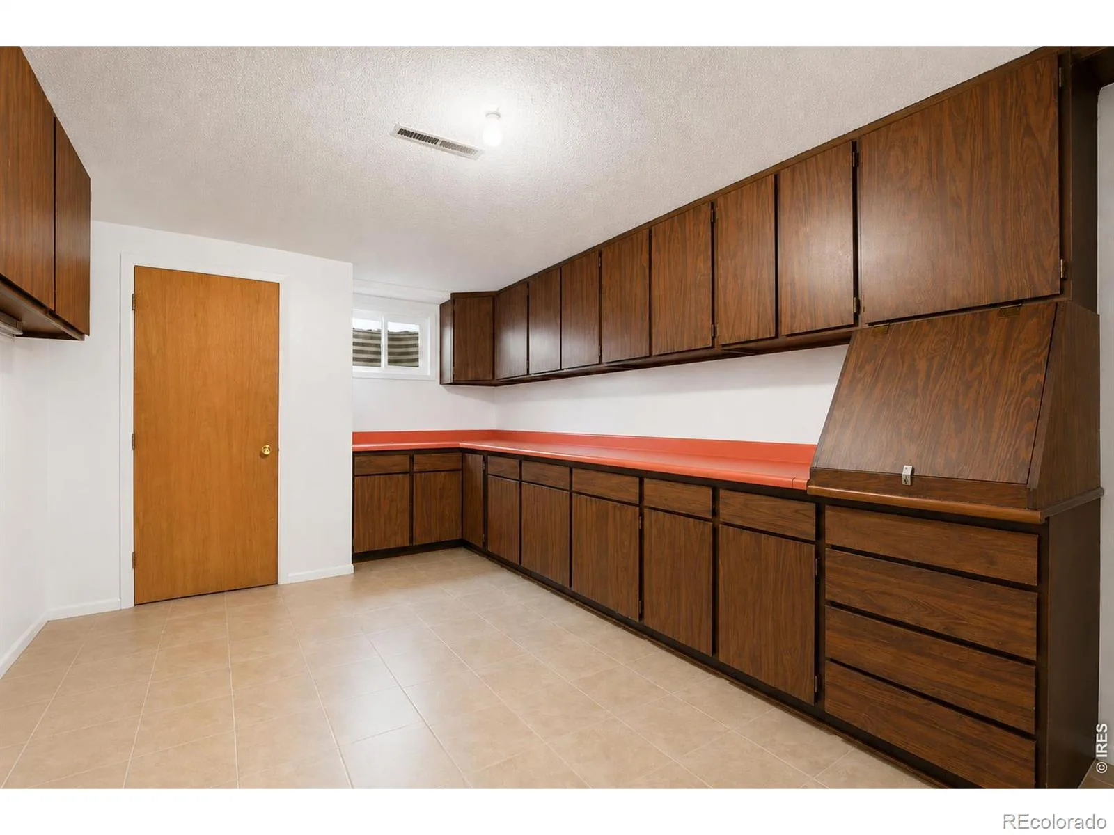 401 Fox Street Longmont CO 80504 MLS #RECIR1059610 06092026163344 1600 23