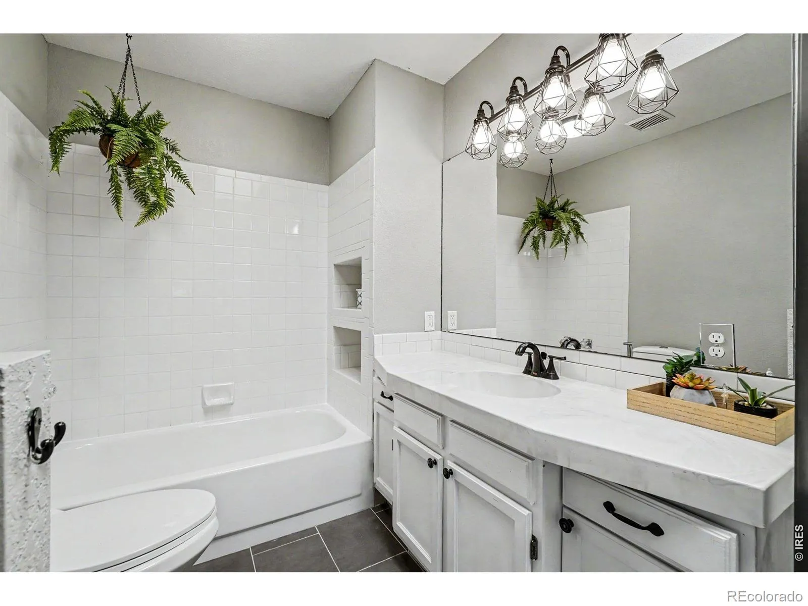 3134 Spinnaker Drive Longmont CO 80503 MLS #RECIR1059635 05232026101506 1600 21