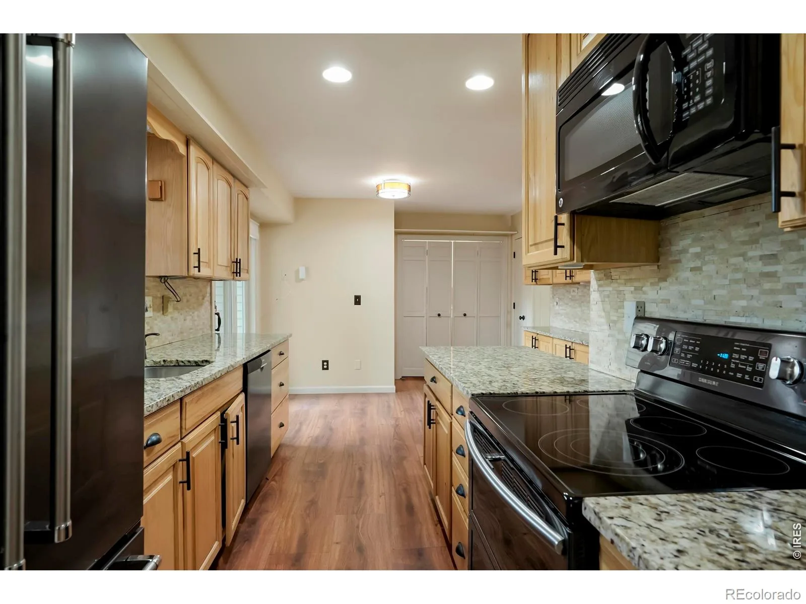 54 S Evanston Way Aurora CO 80012 MLS #RECIR1059645 07172026160723 1600 8