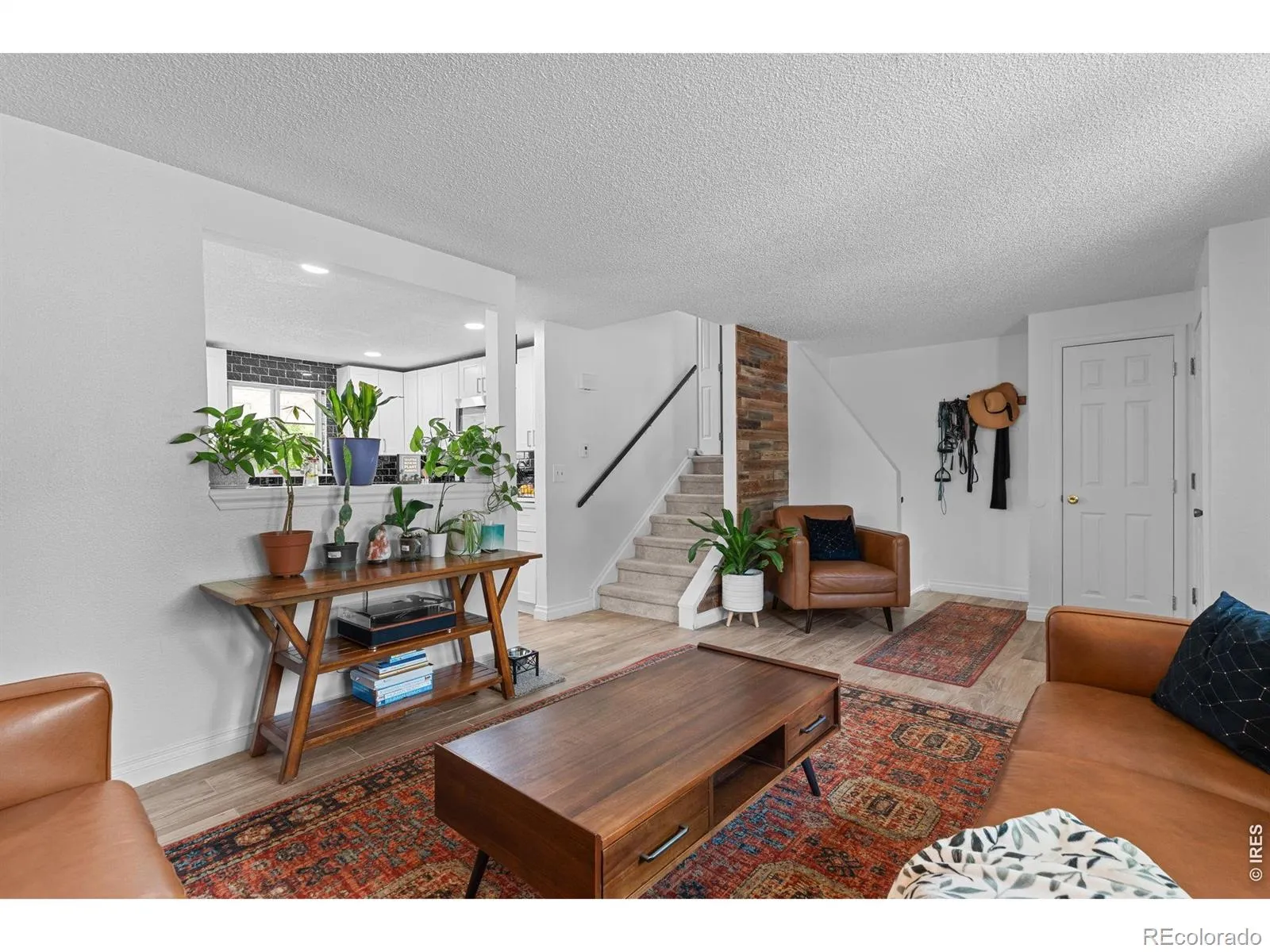 927 E 4th Avenue Longmont CO 80504 MLS #RECIR1059650 05212026190740 1600 10