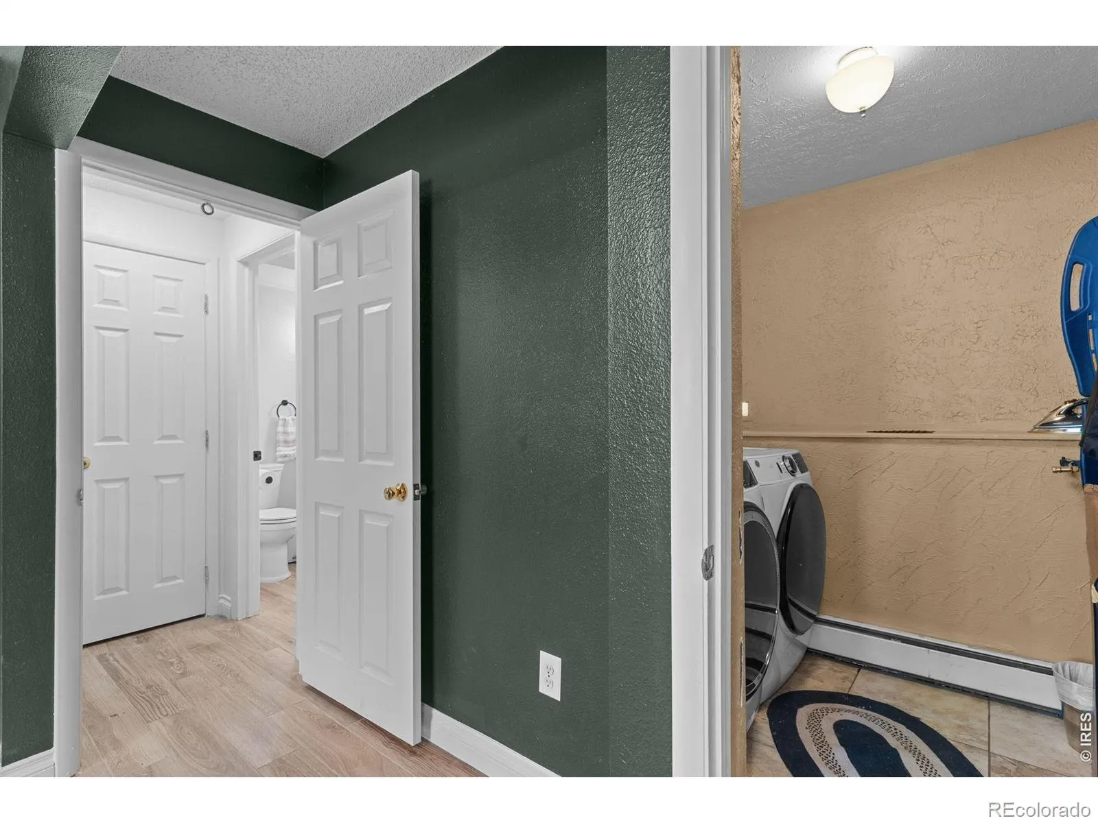 927 E 4th Avenue Longmont CO 80504 MLS #RECIR1059650 05212026190740 1600 30