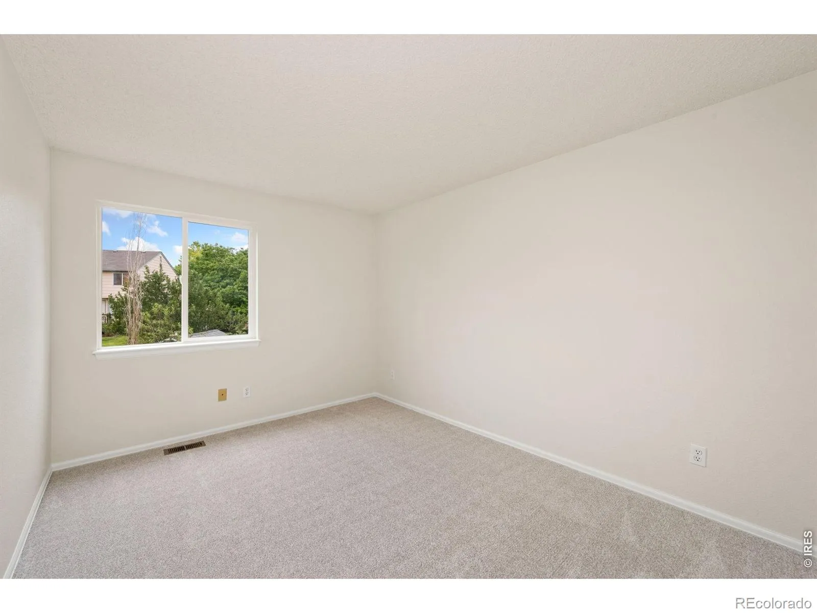 1319 Monarch Drive Longmont CO 80504 MLS #RECIR1059748 05222026001824 1600 16