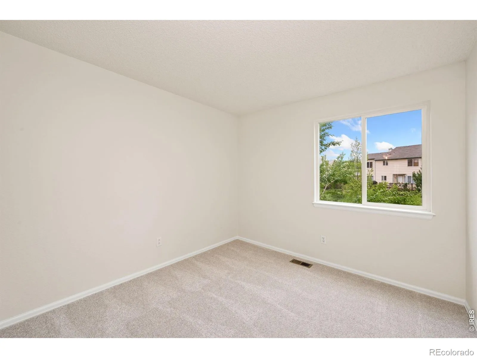 1319 Monarch Drive Longmont CO 80504 MLS #RECIR1059748 05222026001824 1600 18