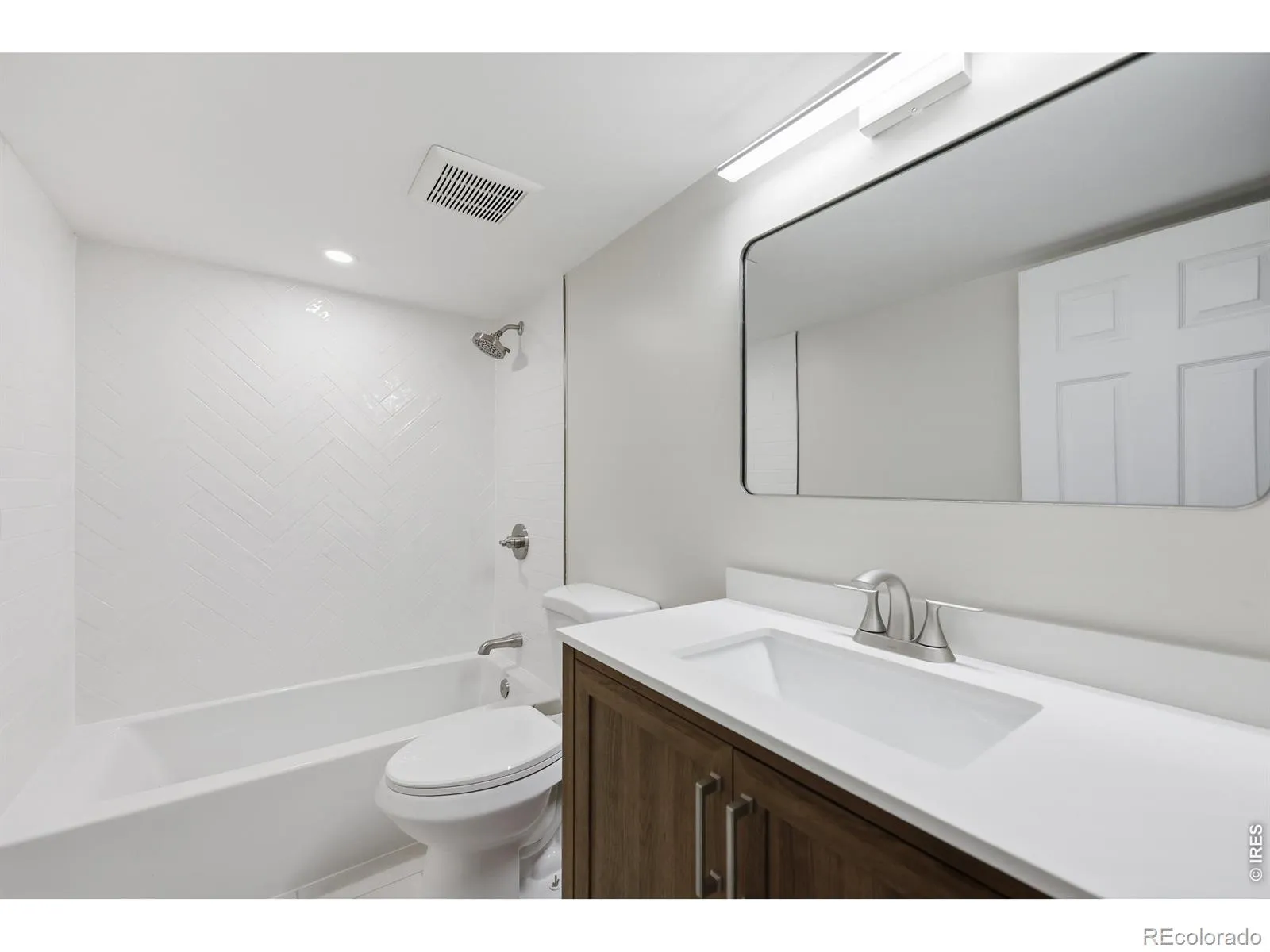 206 Bowen Street Longmont CO 80501 MLS #RECIR1059751 05222026001813 1600 11