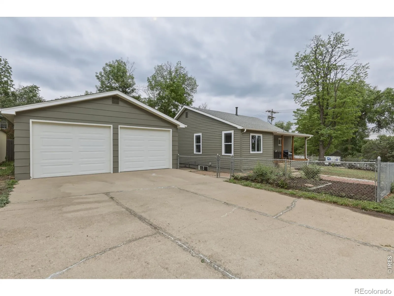 206 Bowen Street Longmont CO 80501 MLS #RECIR1059751 05222026001813 1600 4
