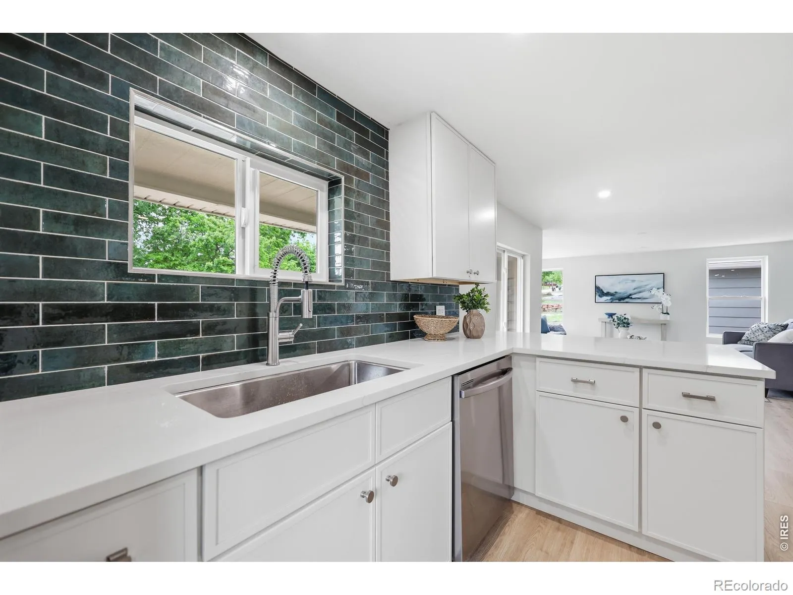 206 Bowen Street Longmont CO 80501 MLS #RECIR1059751 05222026001813 1600 7