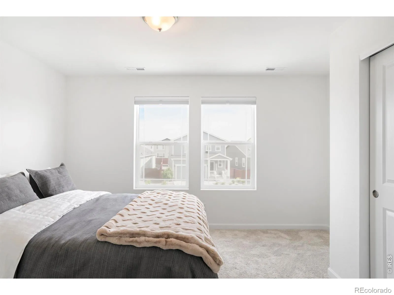 2905 S Flat Circle Longmont CO 80503 MLS #RECIR1059812 05232026204733 1600 11