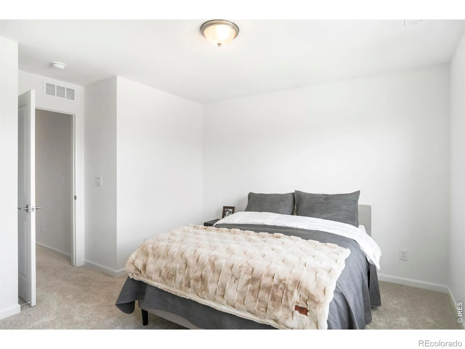 2905 S Flat Circle Longmont CO 80503 MLS #RECIR1059812 05232026204733 1600 12