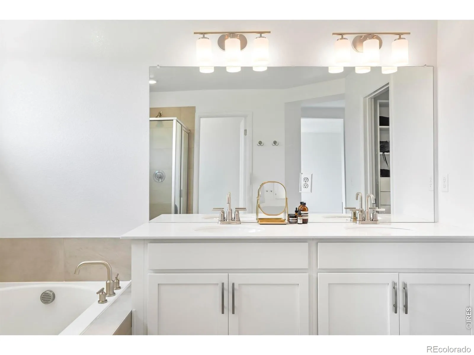 2905 S Flat Circle Longmont CO 80503 MLS #RECIR1059812 05232026204733 1600 17