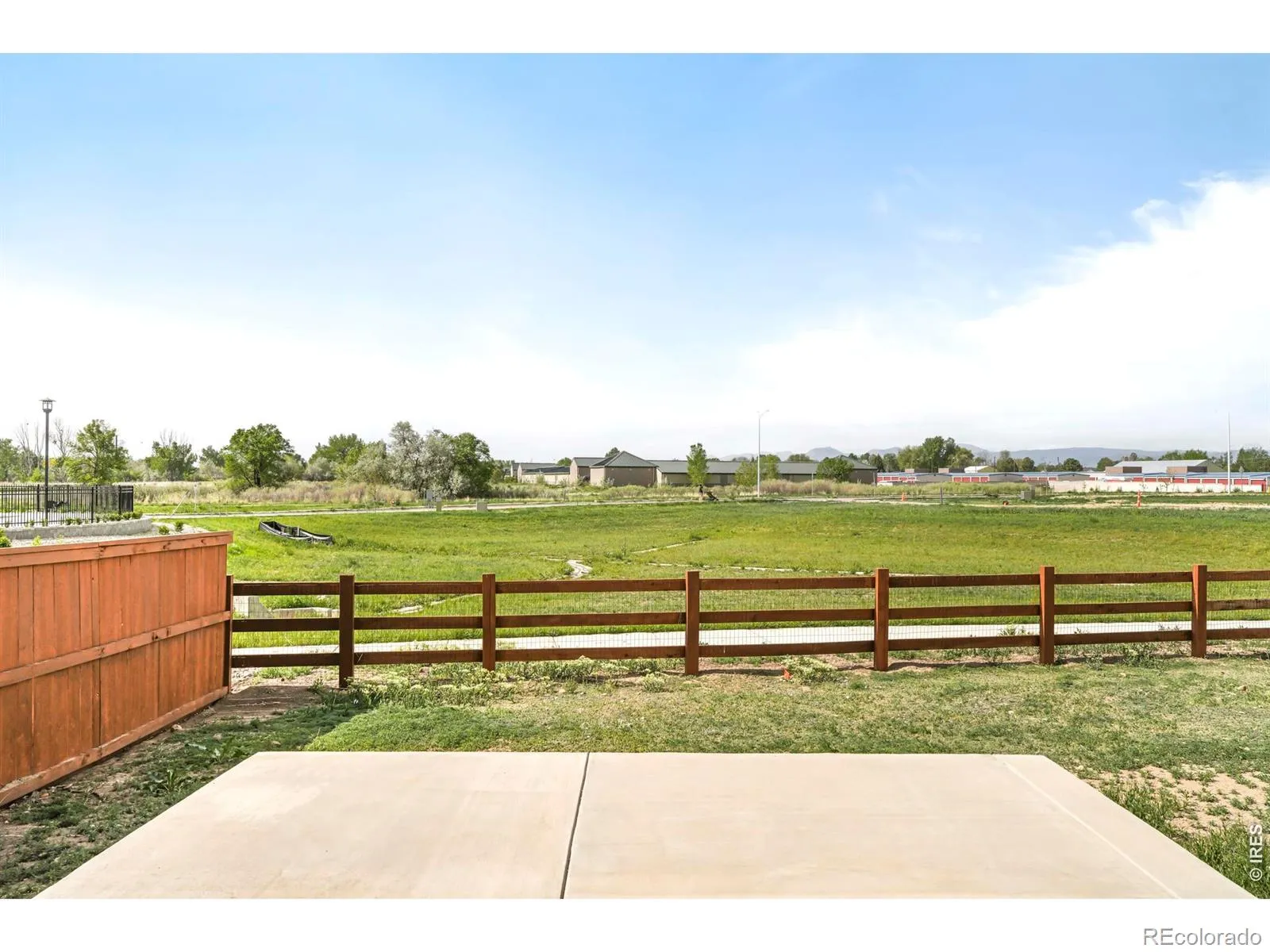 2905 S Flat Circle Longmont CO 80503 MLS #RECIR1059812 05232026204733 1600 19