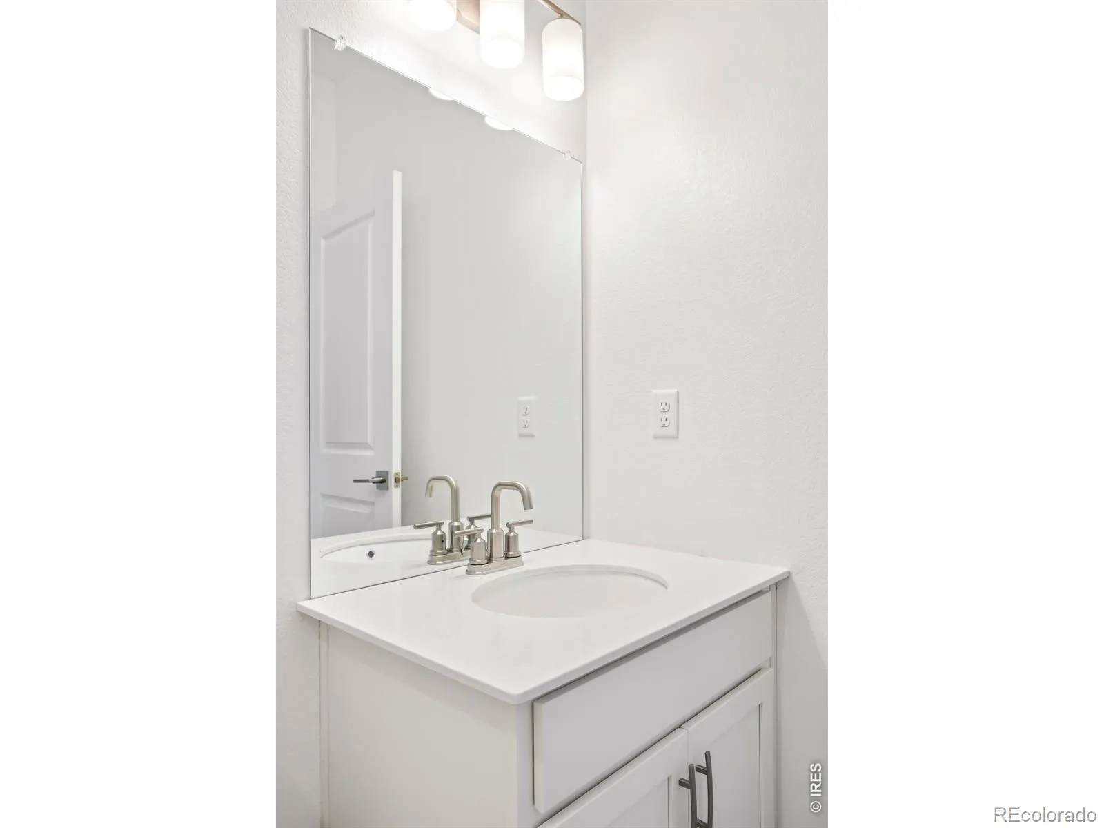 2905 S Flat Circle Longmont CO 80503 MLS #RECIR1059812 05232026204733 1600 7