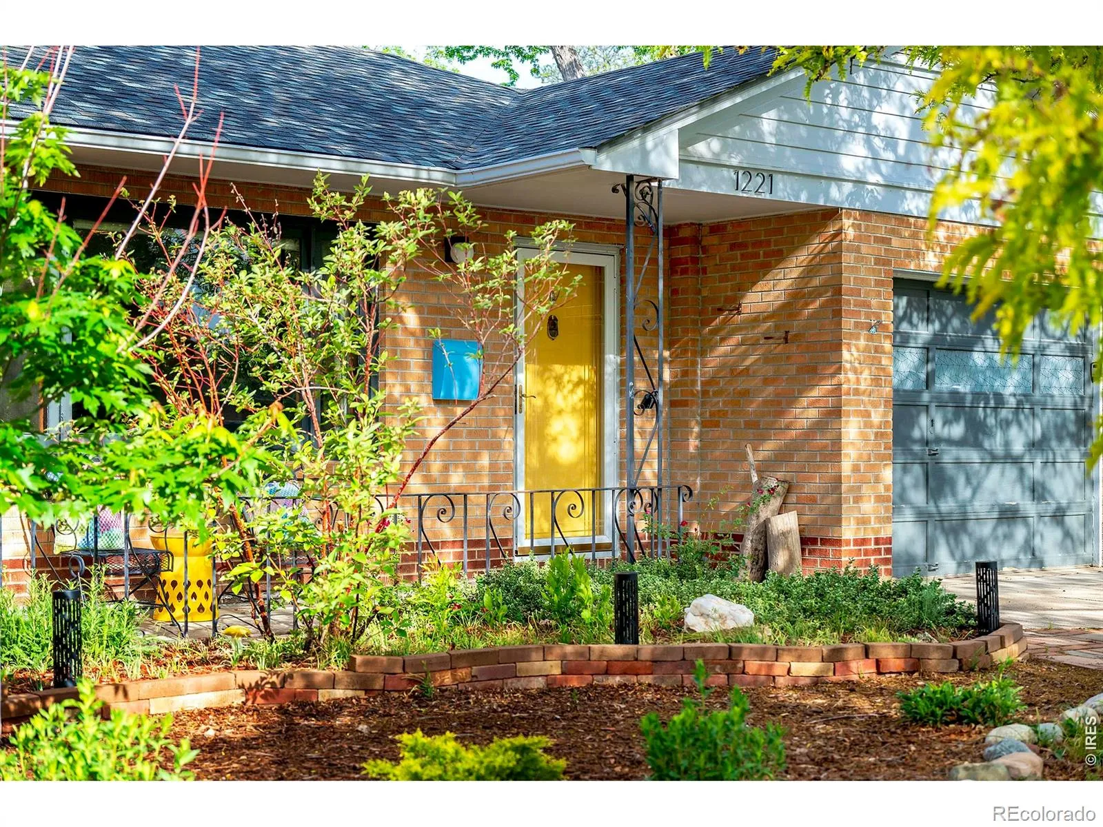 1221 Gay Street Longmont CO 80501 MLS #RECIR1059835 05232026101830 1600 0