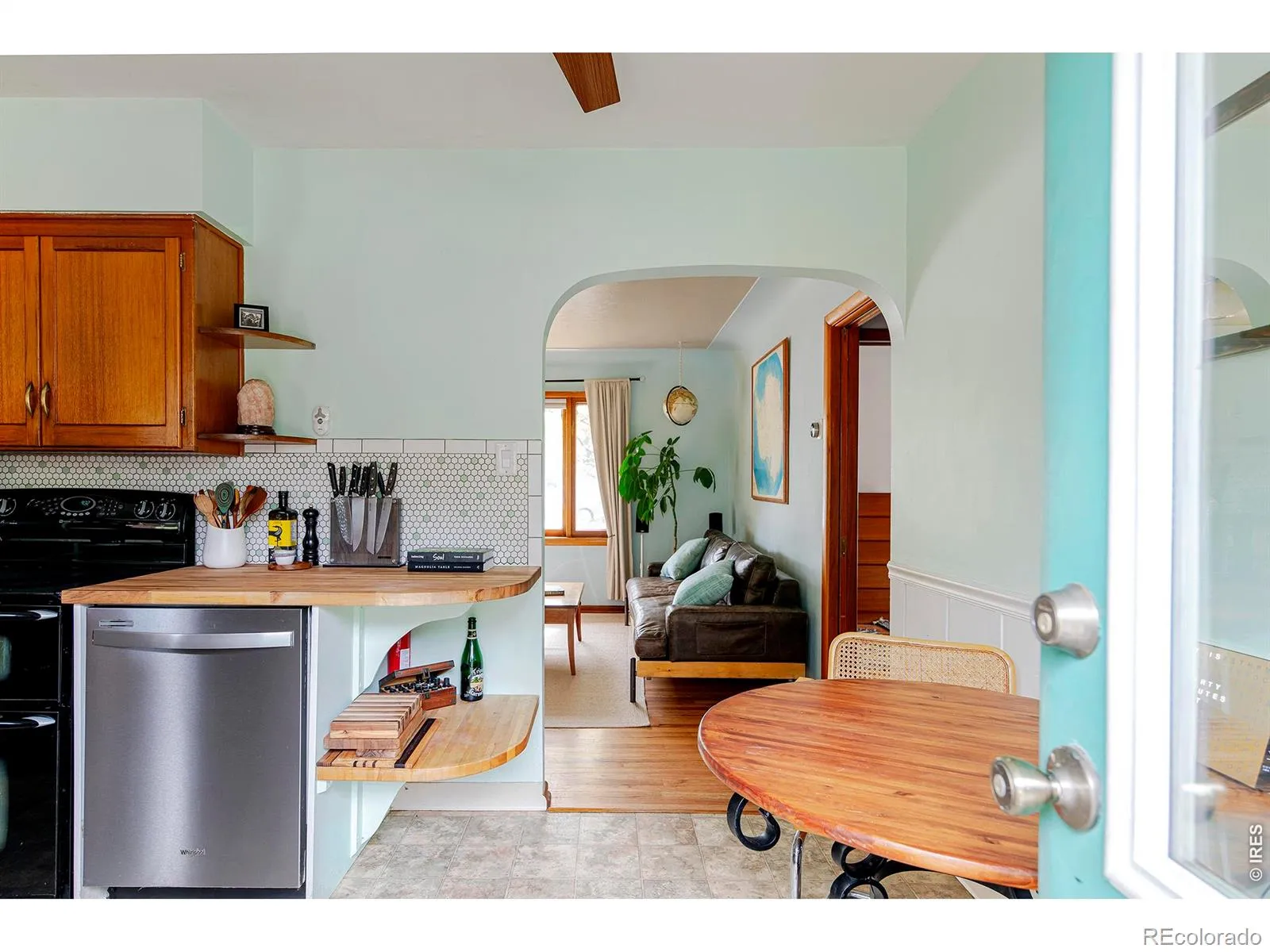 1221 Gay Street Longmont CO 80501 MLS #RECIR1059835 05232026101830 1600 12