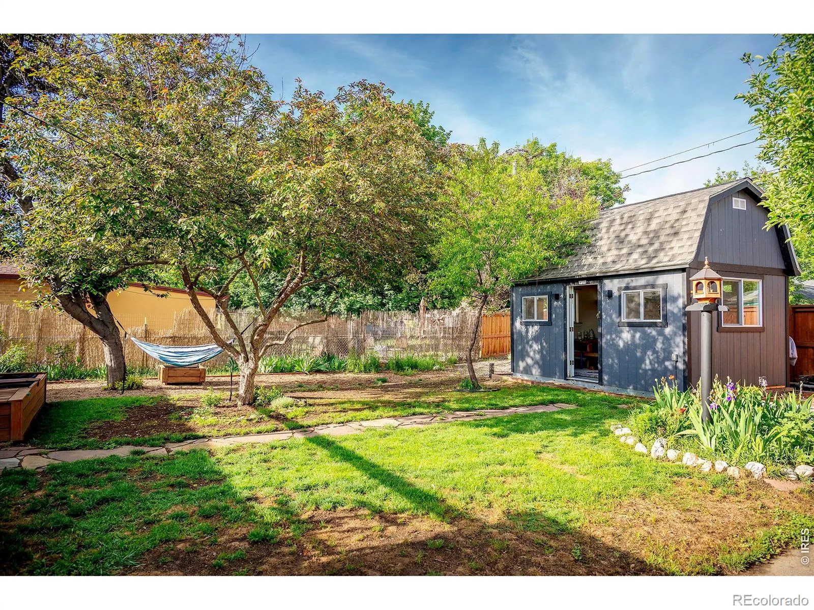 1221 Gay Street Longmont CO 80501 MLS #RECIR1059835 05232026101830 1600 18