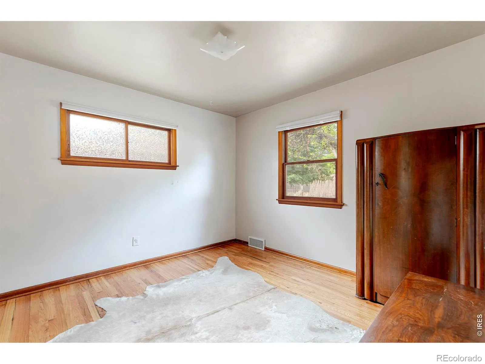 1221 Gay Street Longmont CO 80501 MLS #RECIR1059835 05232026101830 1600 34