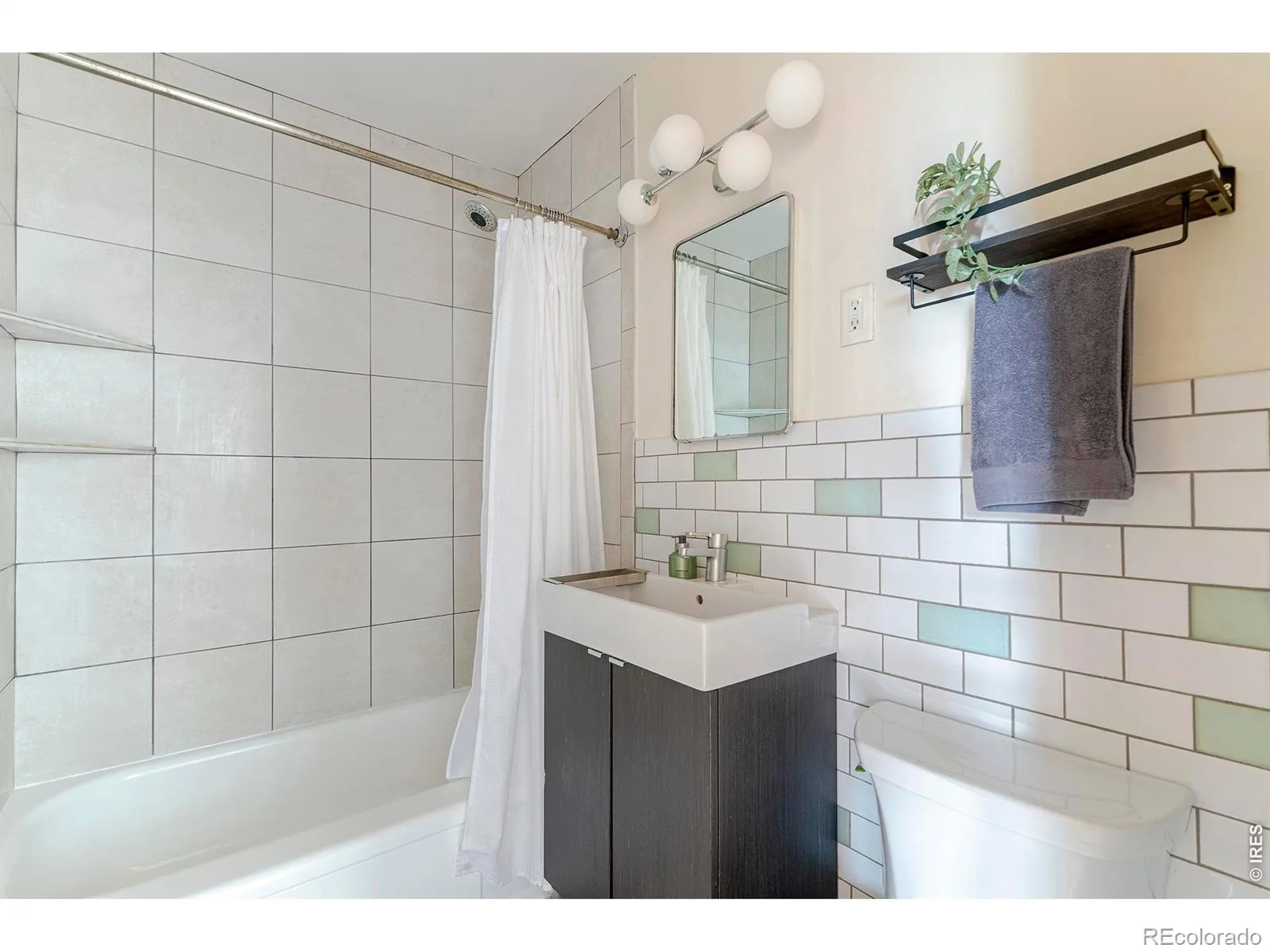 1221 Gay Street Longmont CO 80501 MLS #RECIR1059835 06092026152714 1600 37