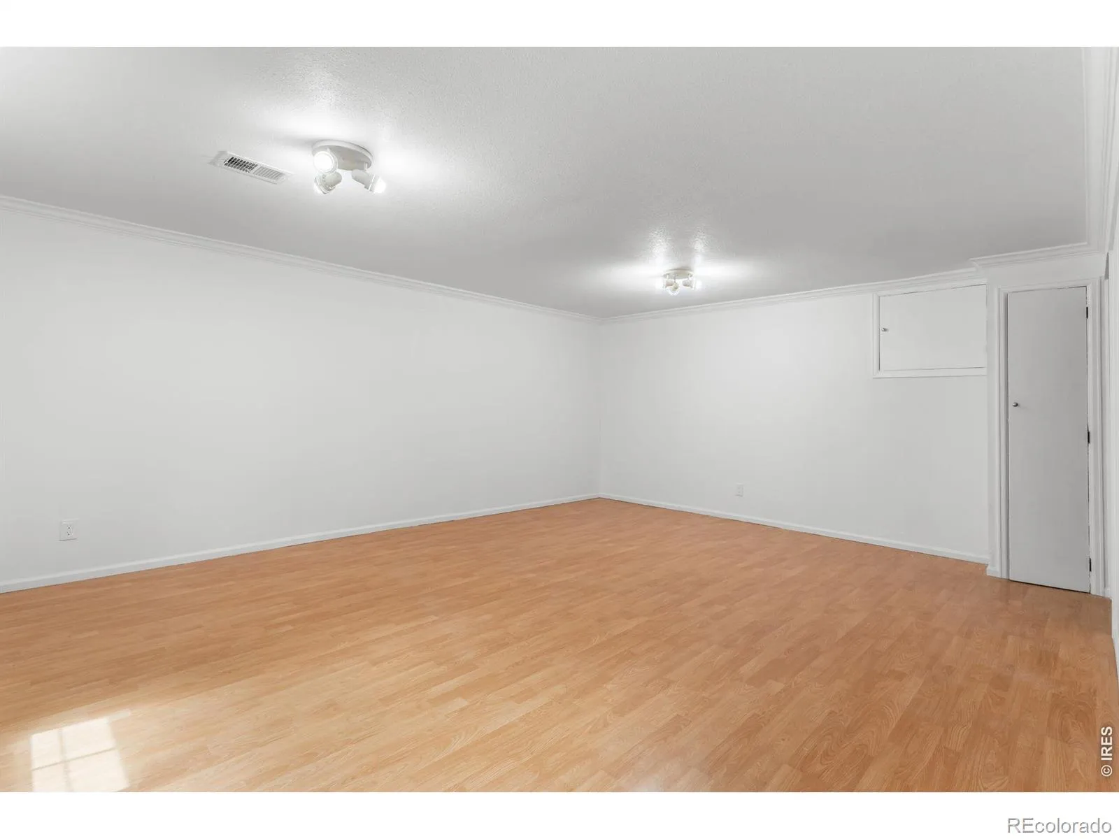 635 S Joplin Street Aurora CO 80017 MLS #RECIR1059848 05232026101919 1600 35