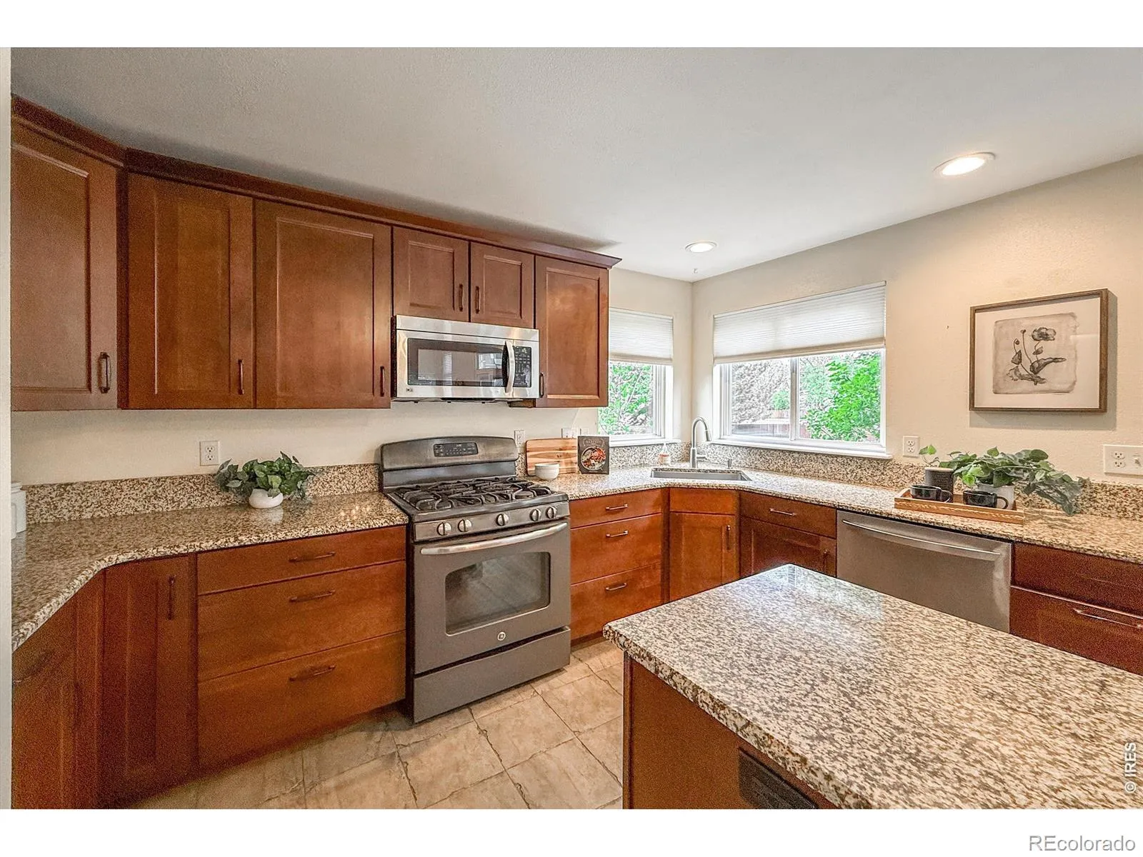 584 Sugar Mill Place Longmont CO 80504 MLS #RECIR1059915 05232026165552 1600 12