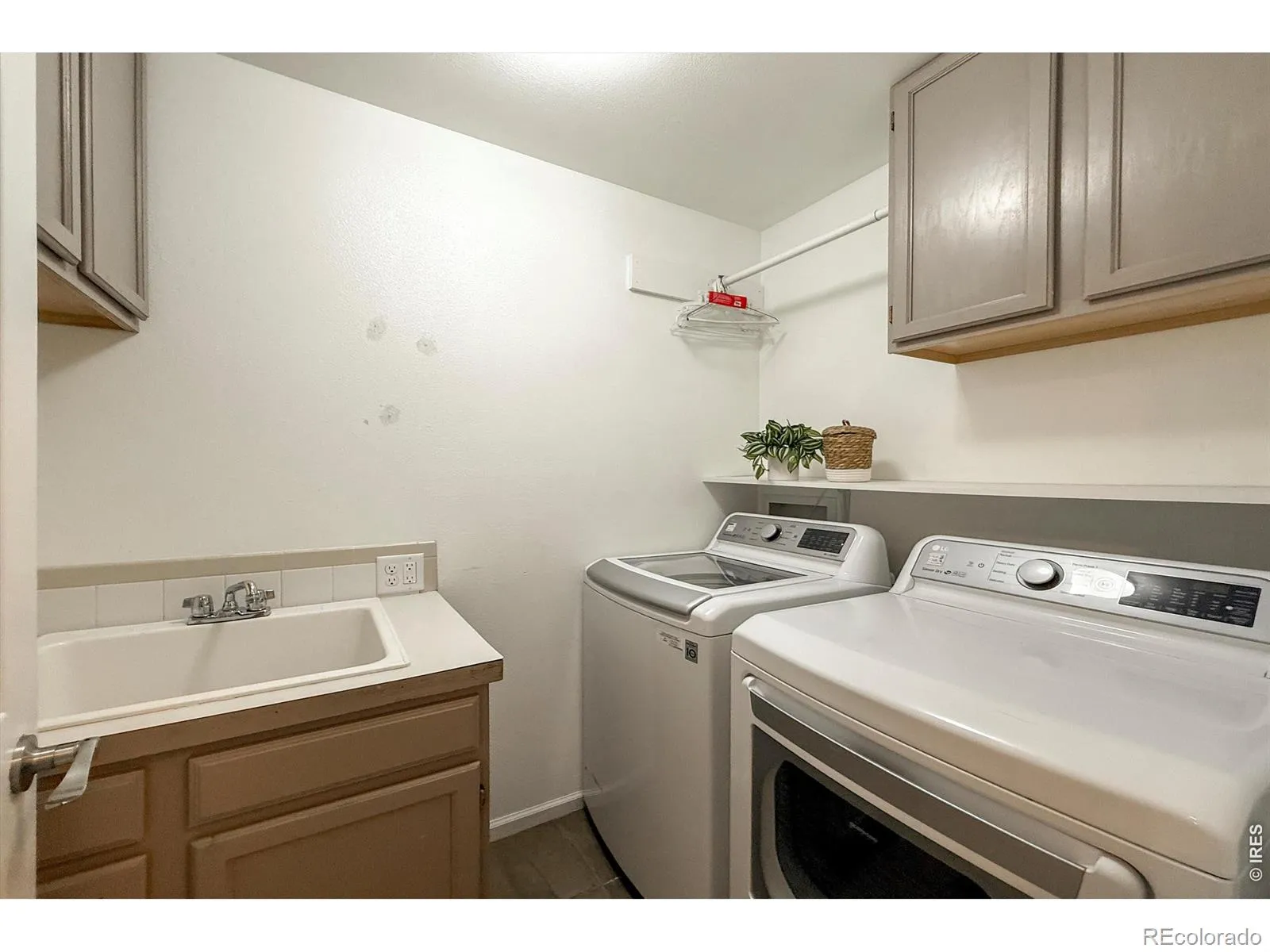 584 Sugar Mill Place Longmont CO 80504 MLS #RECIR1059915 05232026165552 1600 21