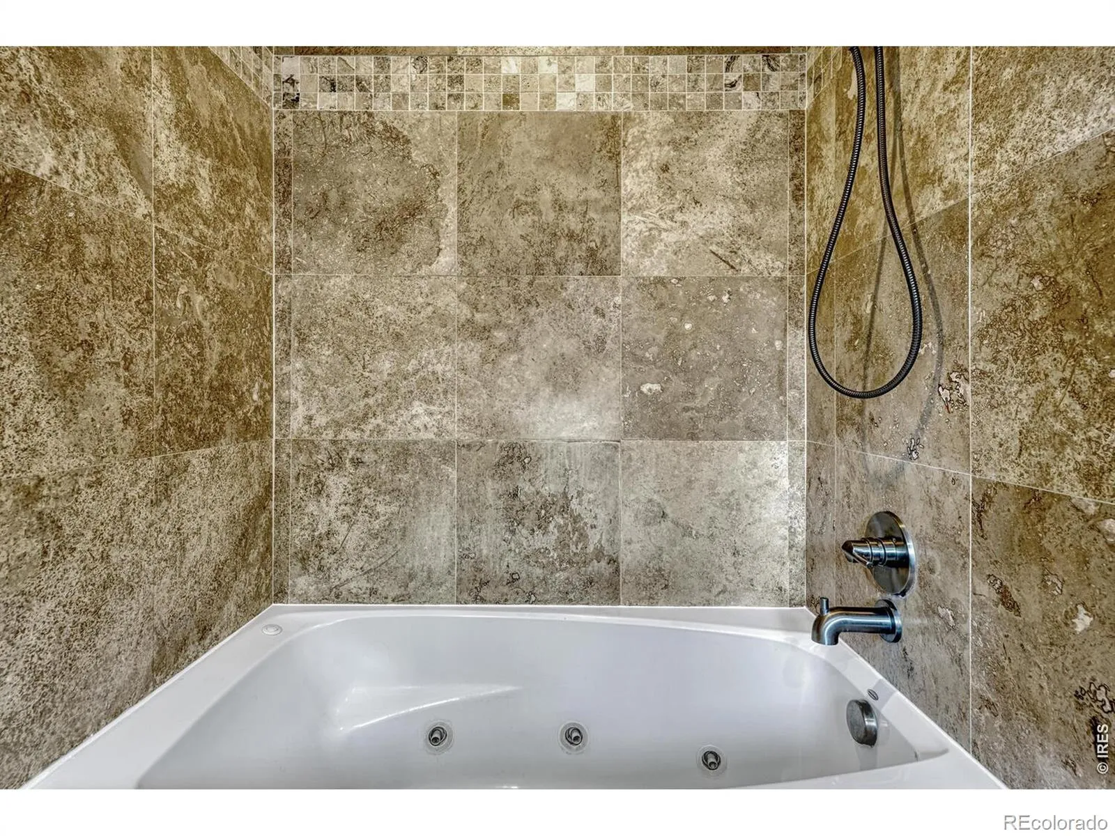 7909 S Poplar Way Centennial CO 80112 MLS #RECIR1060020 05262026212933 1600 19