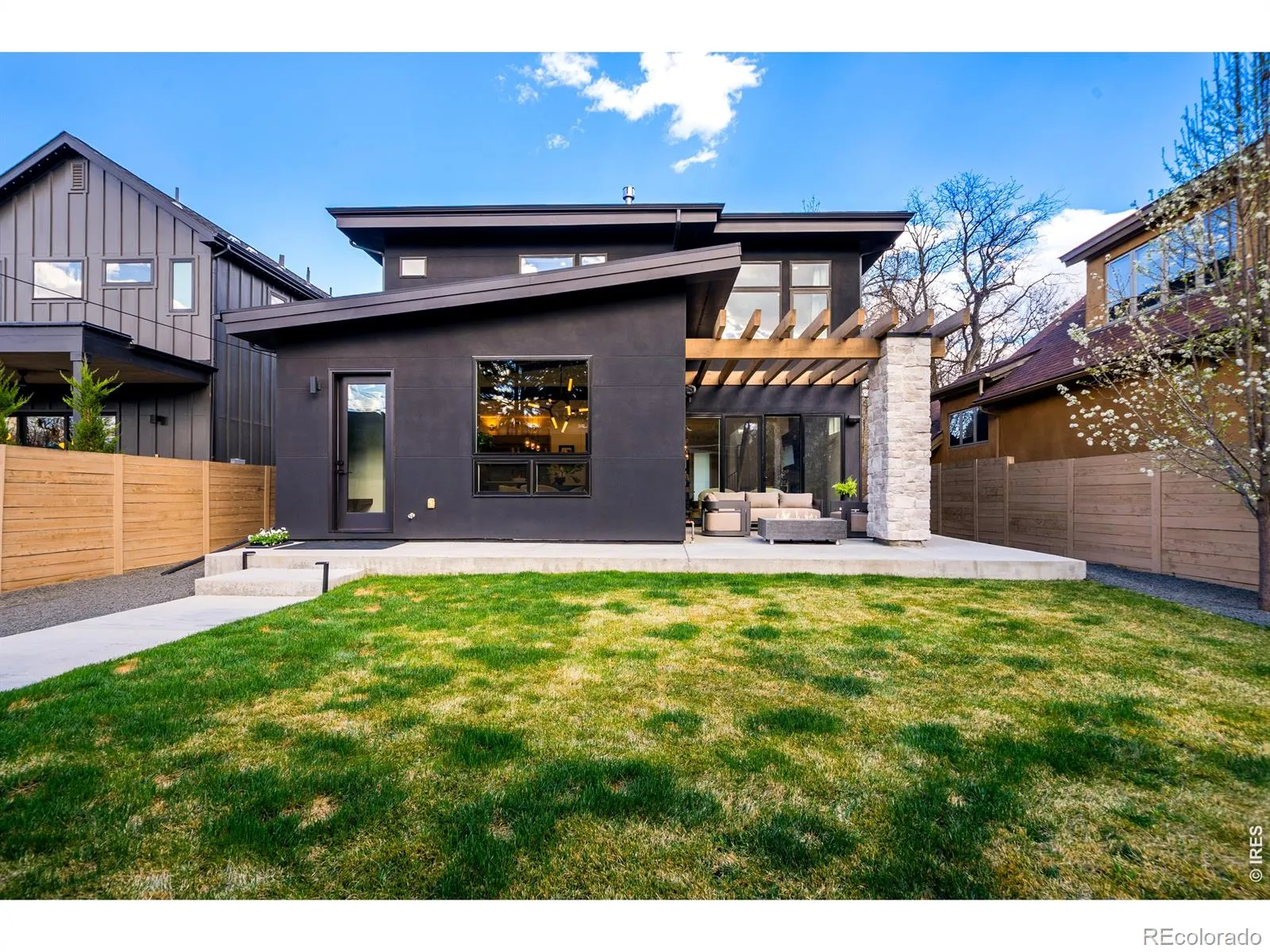 1983 S Saint Paul Street Denver CO 80210 MLS #RECIR1060089 05282026020936 1600 27