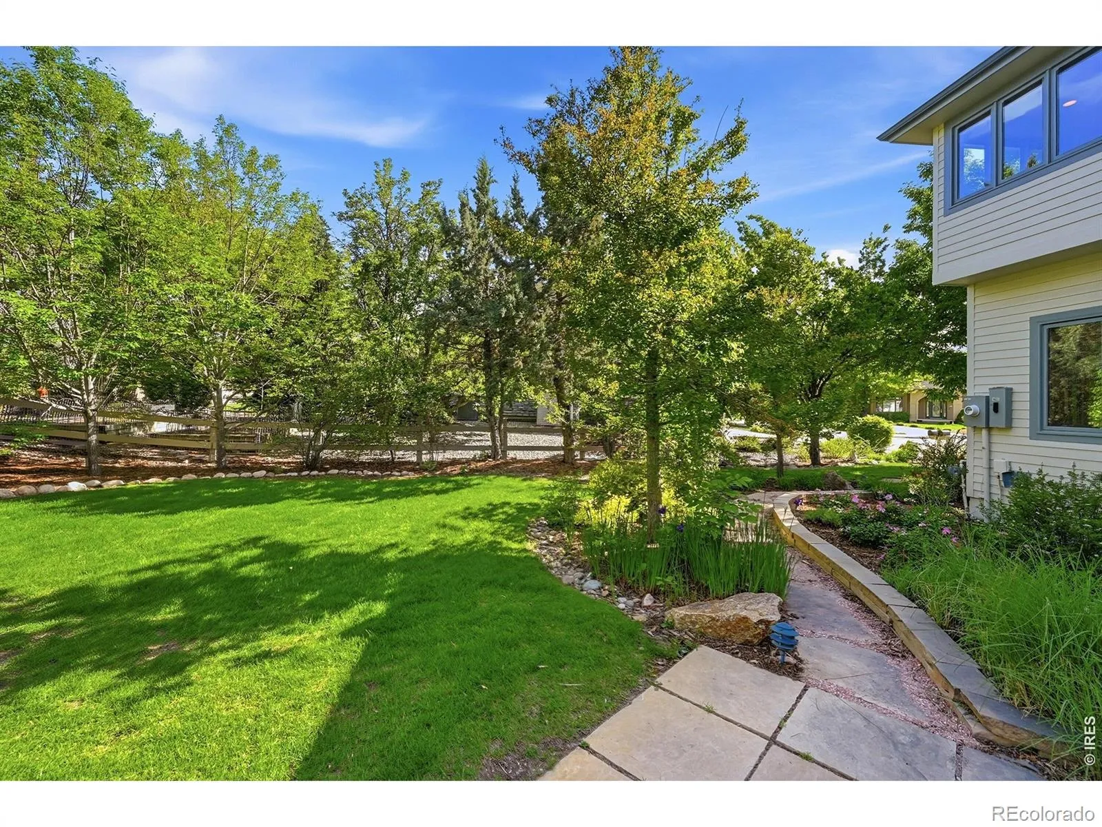 547 Sawtooth Point Lafayette CO 80026 MLS #RECIR1060136 05282026030724 1600 36