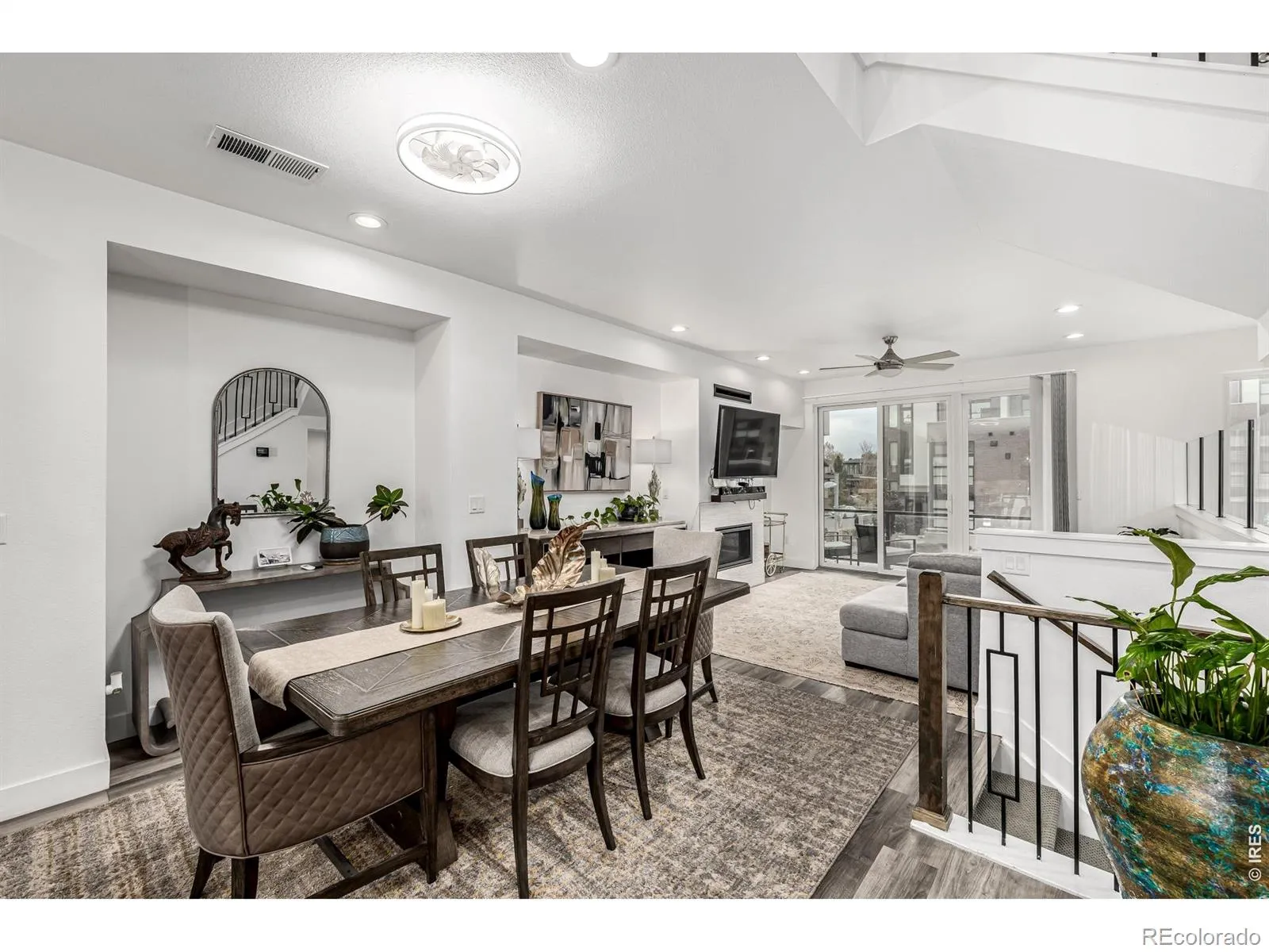 6820 E Lowry Boulevard Denver CO 80230 MLS #RECIR1060181 05282026043110 1600 11