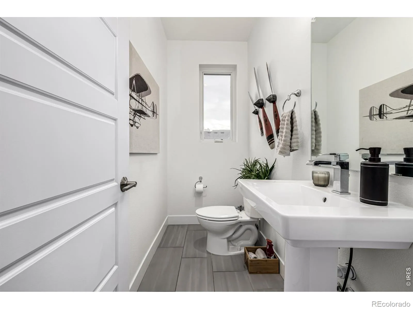 6820 E Lowry Boulevard Denver CO 80230 MLS #RECIR1060181 05282026043110 1600 18