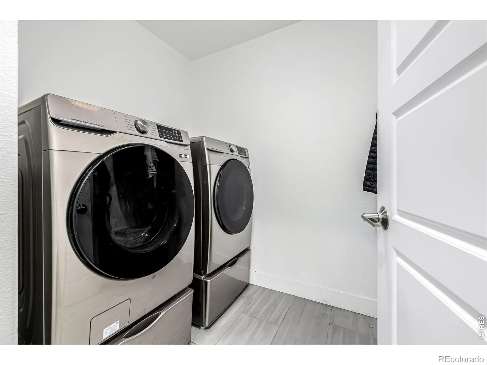 6820 E Lowry Boulevard Denver CO 80230 MLS #RECIR1060181 05282026043110 1600 32