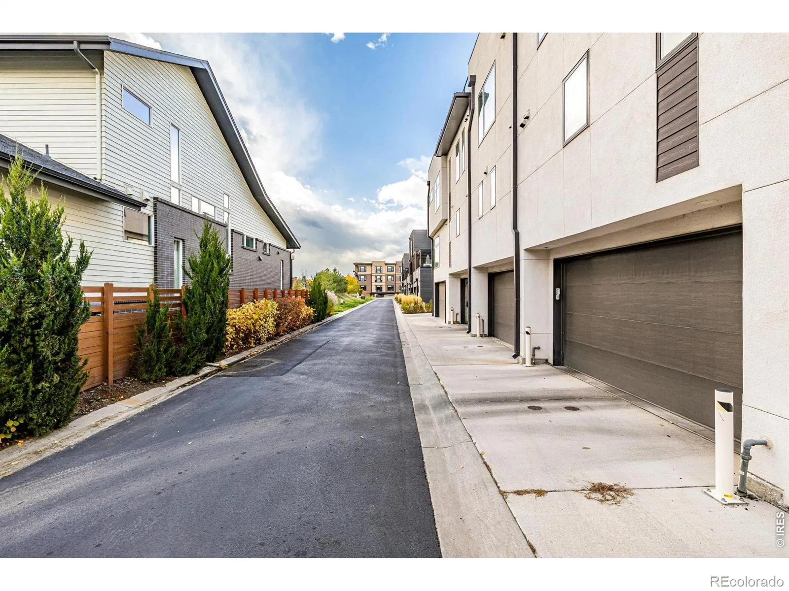 6820 E Lowry Boulevard Denver CO 80230 MLS #RECIR1060181 05282026043110 1600 42