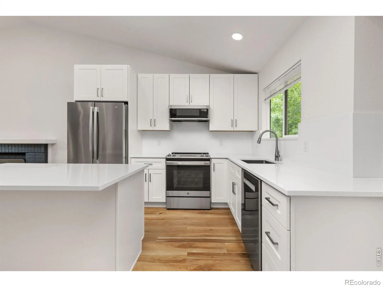 712 Cameron Lane Longmont CO 80504 MLS #RECIR1060300 06122026075948 1600 10