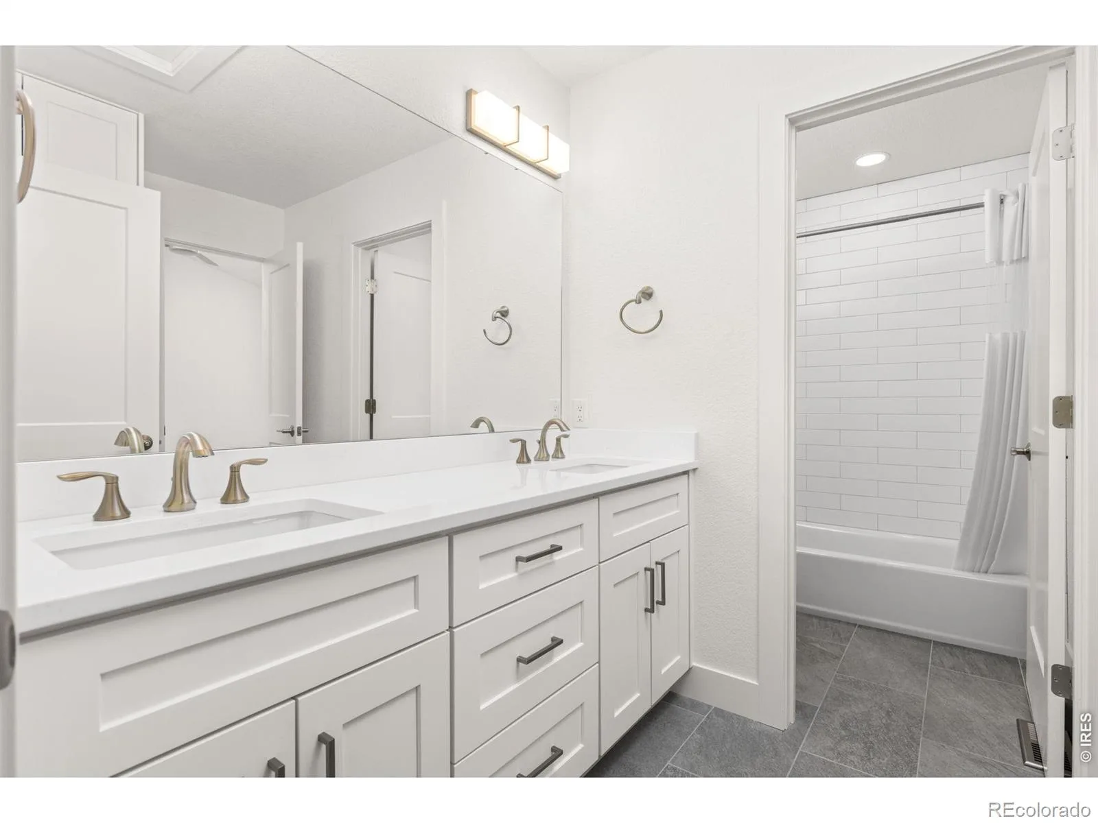 712 Cameron Lane Longmont CO 80504 MLS #RECIR1060300 06122026075948 1600 23