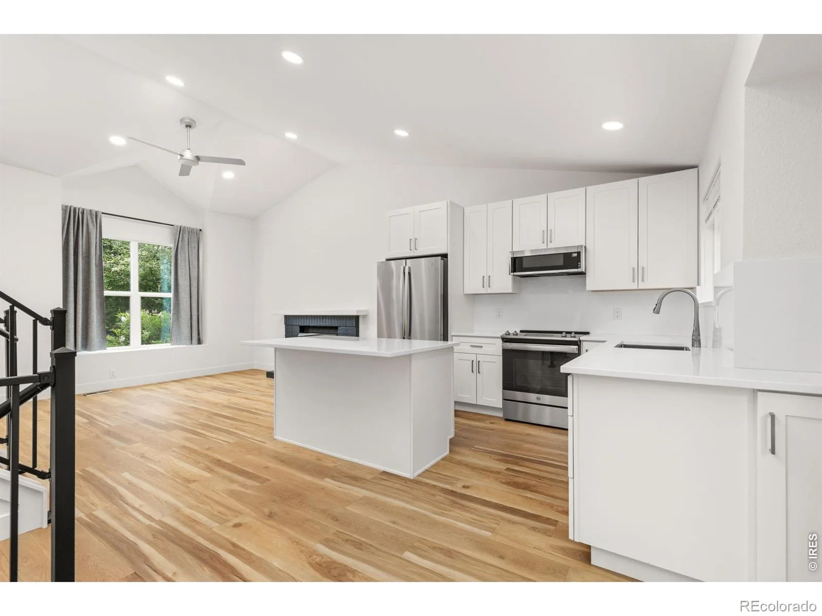 712 Cameron Lane Longmont CO 80504 MLS #RECIR1060300 06122026075948 1600 8