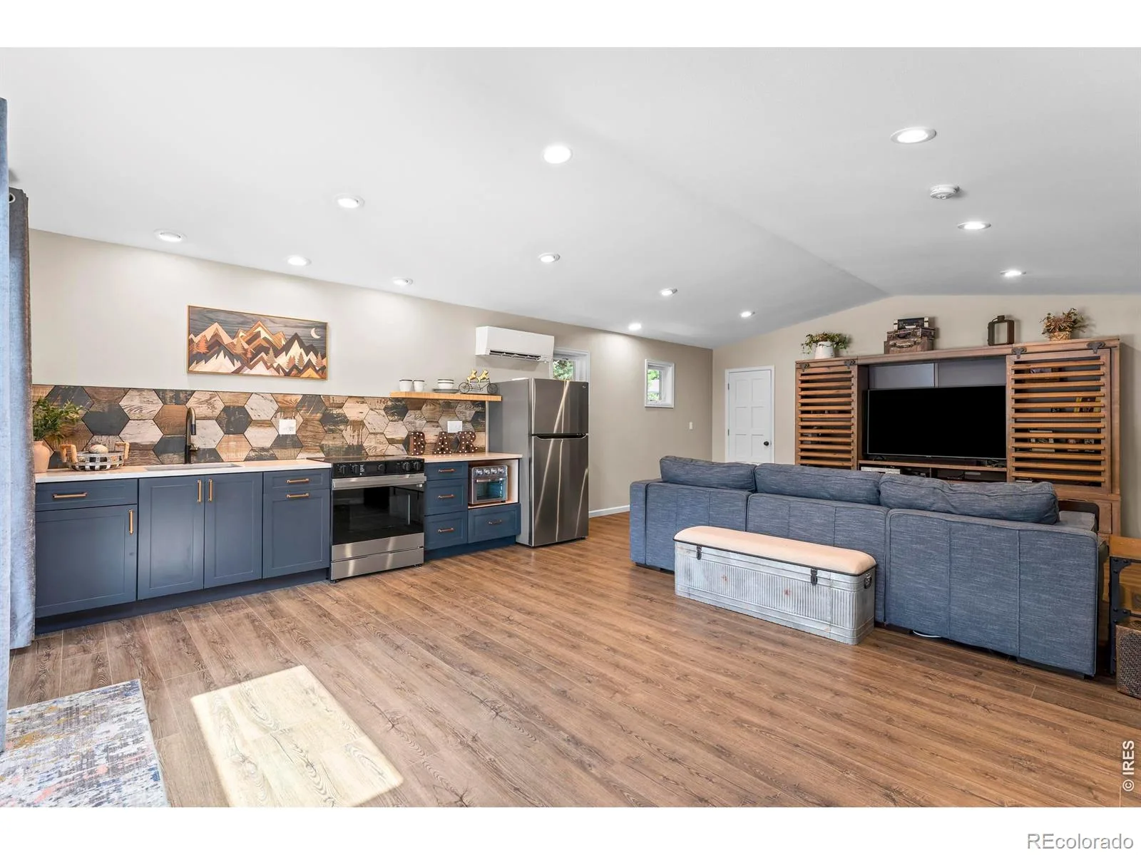 1331 Bellaire Street Broomfield CO 80020 MLS #RECIR1060389 05292026181929 1600 17