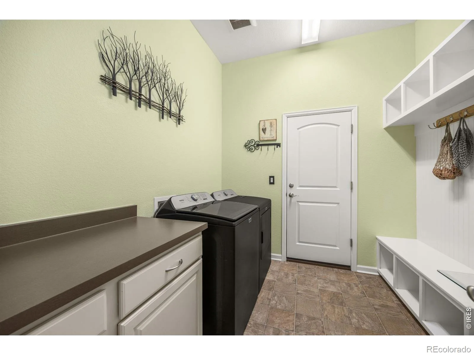 15934 Wild Horse Drive Broomfield CO 80023 | MLS #RECIR1060415 07302026191953 1600 12