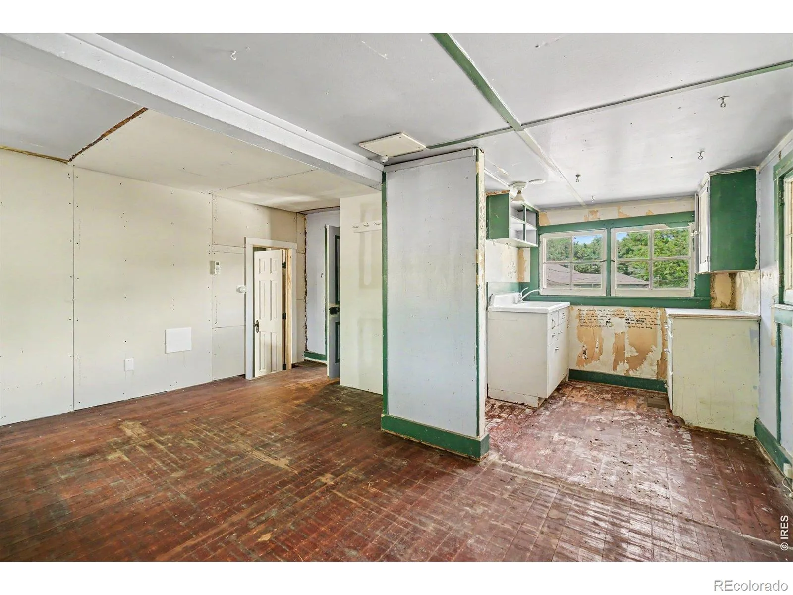 1308 3rd Avenue Longmont CO 80501 MLS #RECIR1060502 05302026172024 1600 20