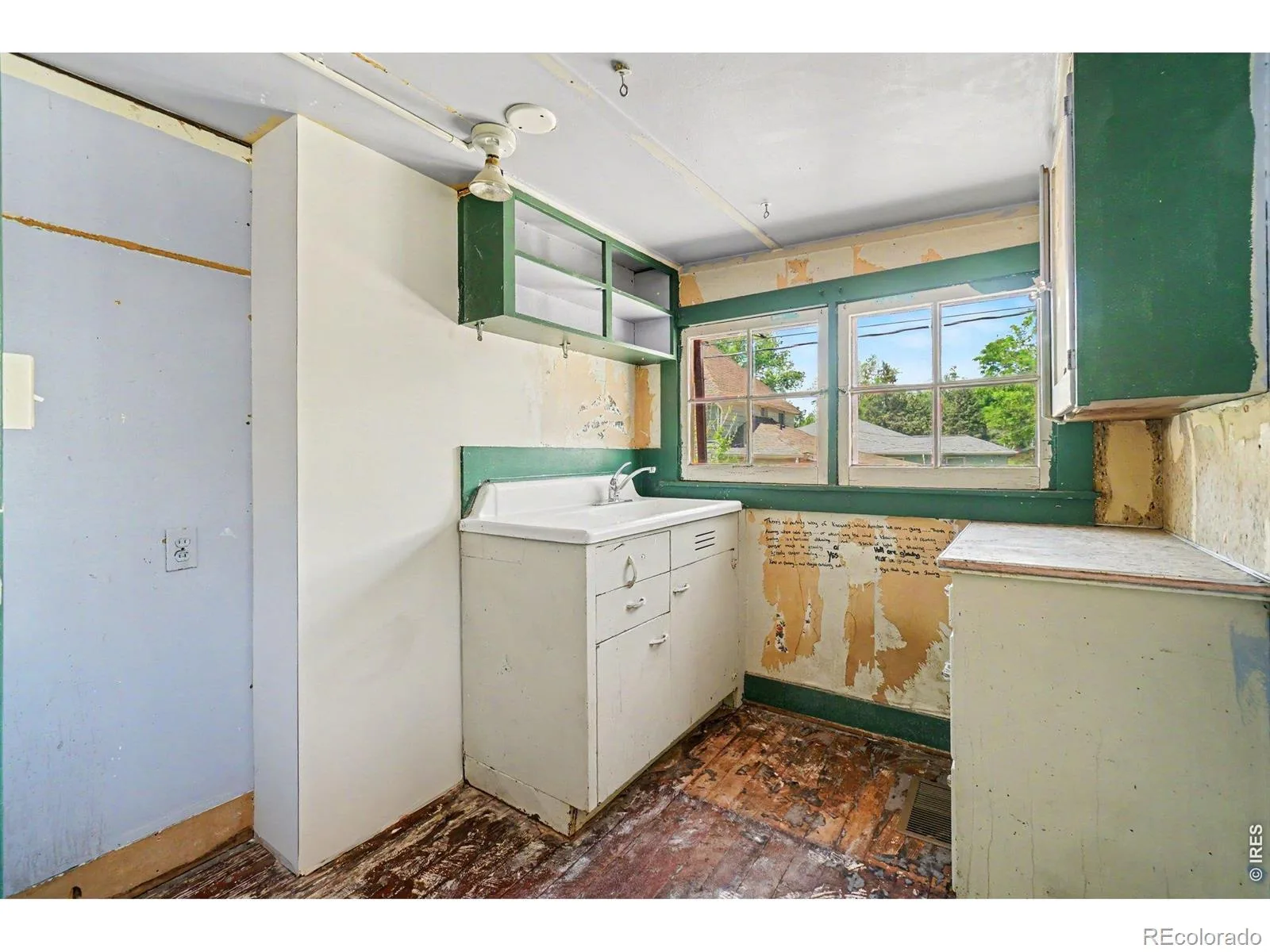 1308 3rd Avenue Longmont CO 80501 MLS #RECIR1060502 05302026172024 1600 40