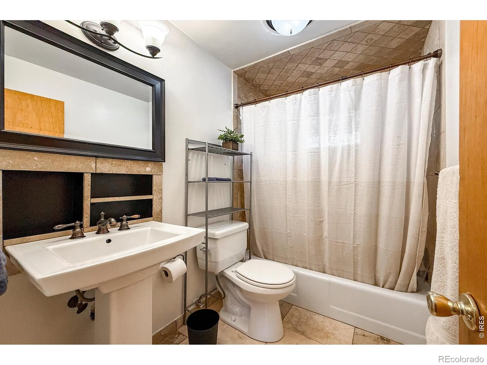 760 Francis Street Longmont CO 80501 | MLS #RECIR1060561 06252026002056 1600 17