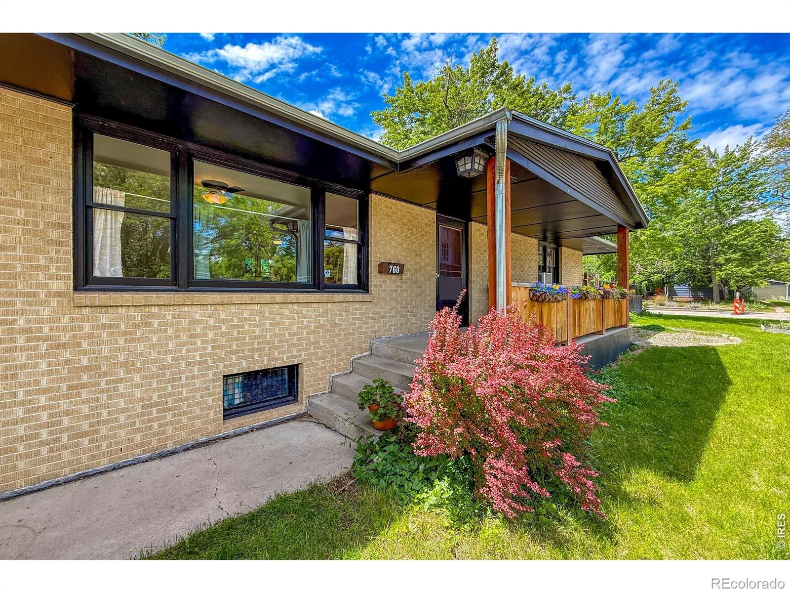 760 Francis Street Longmont CO 80501 | MLS #RECIR1060561 06252026002056 1600 3