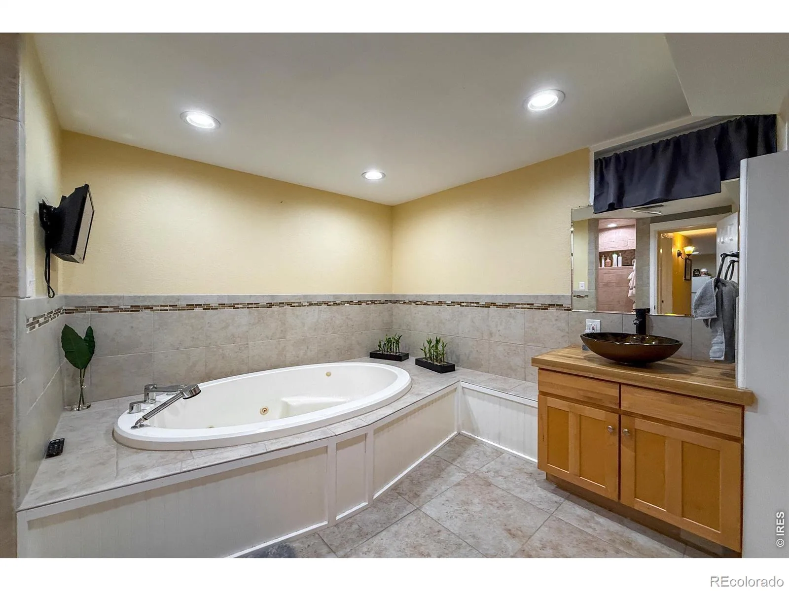 760 Francis Street Longmont CO 80501 | MLS #RECIR1060561 06252026002056 1600 33