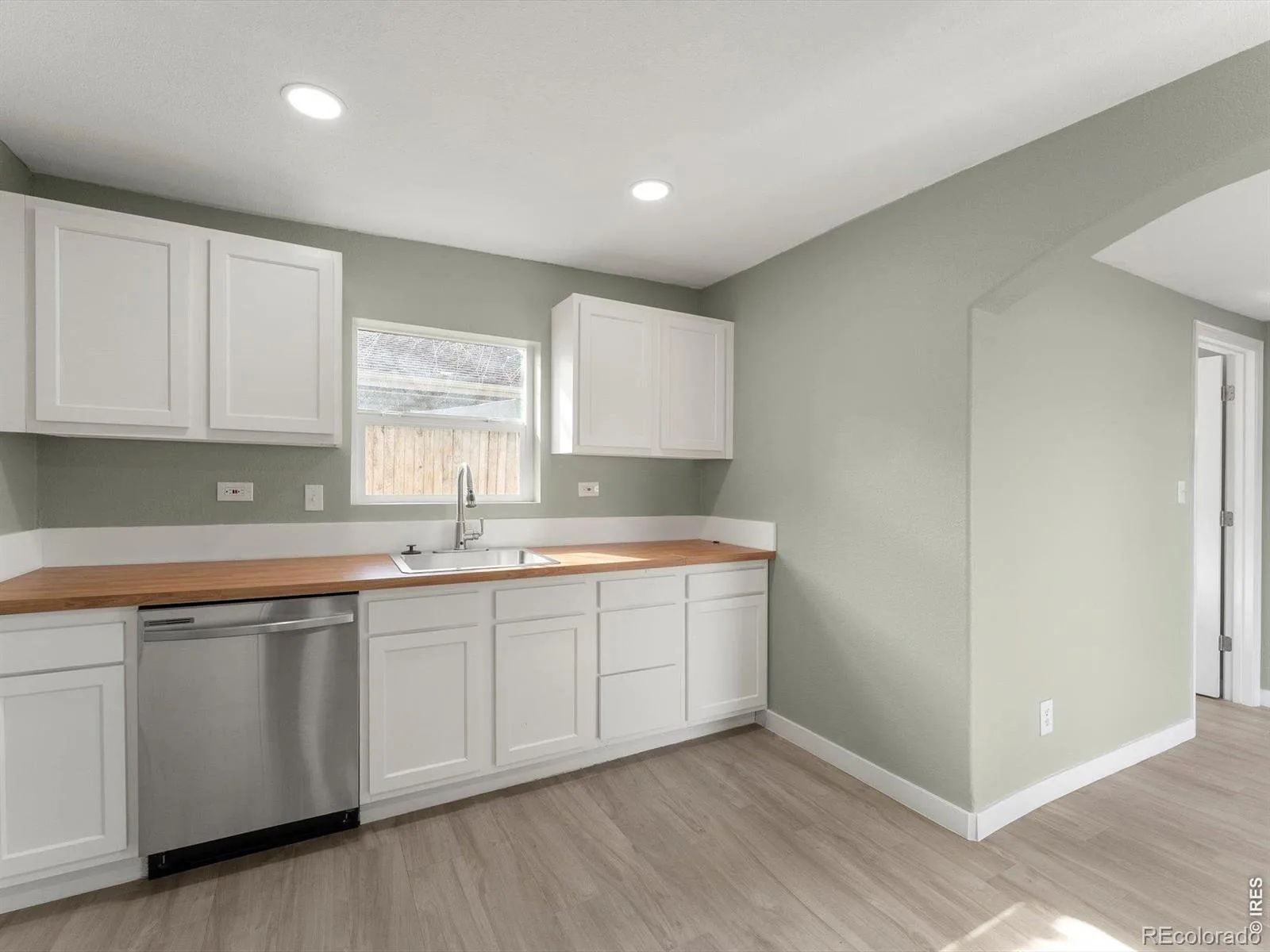 675 Knox Court Denver CO 80204 MLS #RECIR1060616 06022026090230 1600 10