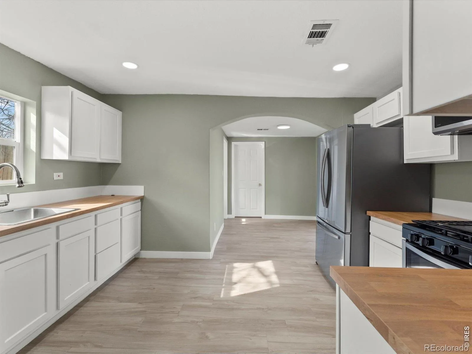 675 Knox Court Denver CO 80204 MLS #RECIR1060616 06022026090230 1600 12