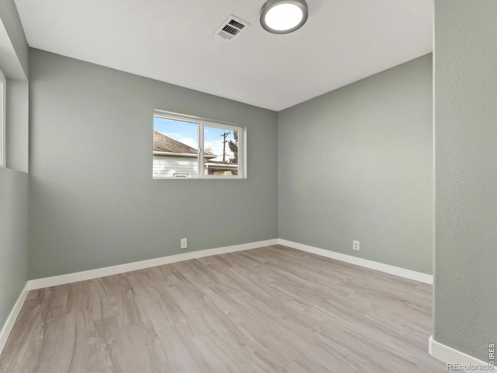 675 Knox Court Denver CO 80204 MLS #RECIR1060616 06022026090230 1600 5