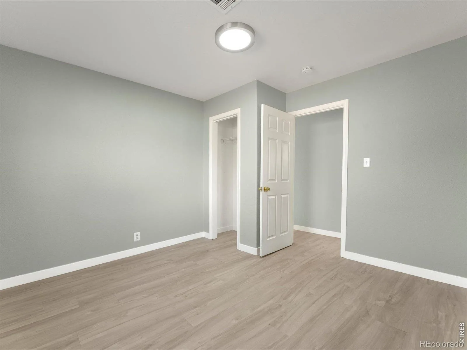 675 Knox Court Denver CO 80204 MLS #RECIR1060616 06022026090230 1600 6