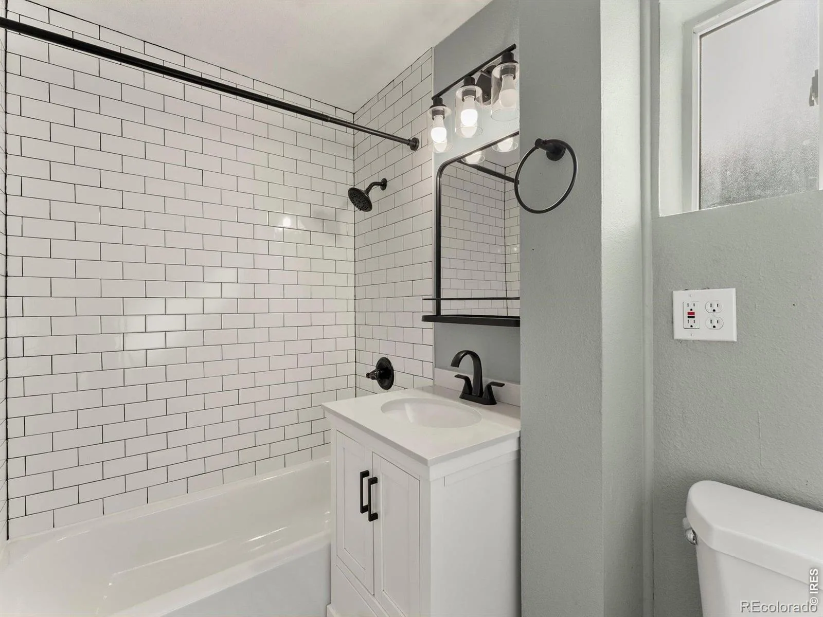 675 Knox Court Denver CO 80204 MLS #RECIR1060616 06022026090230 1600 8