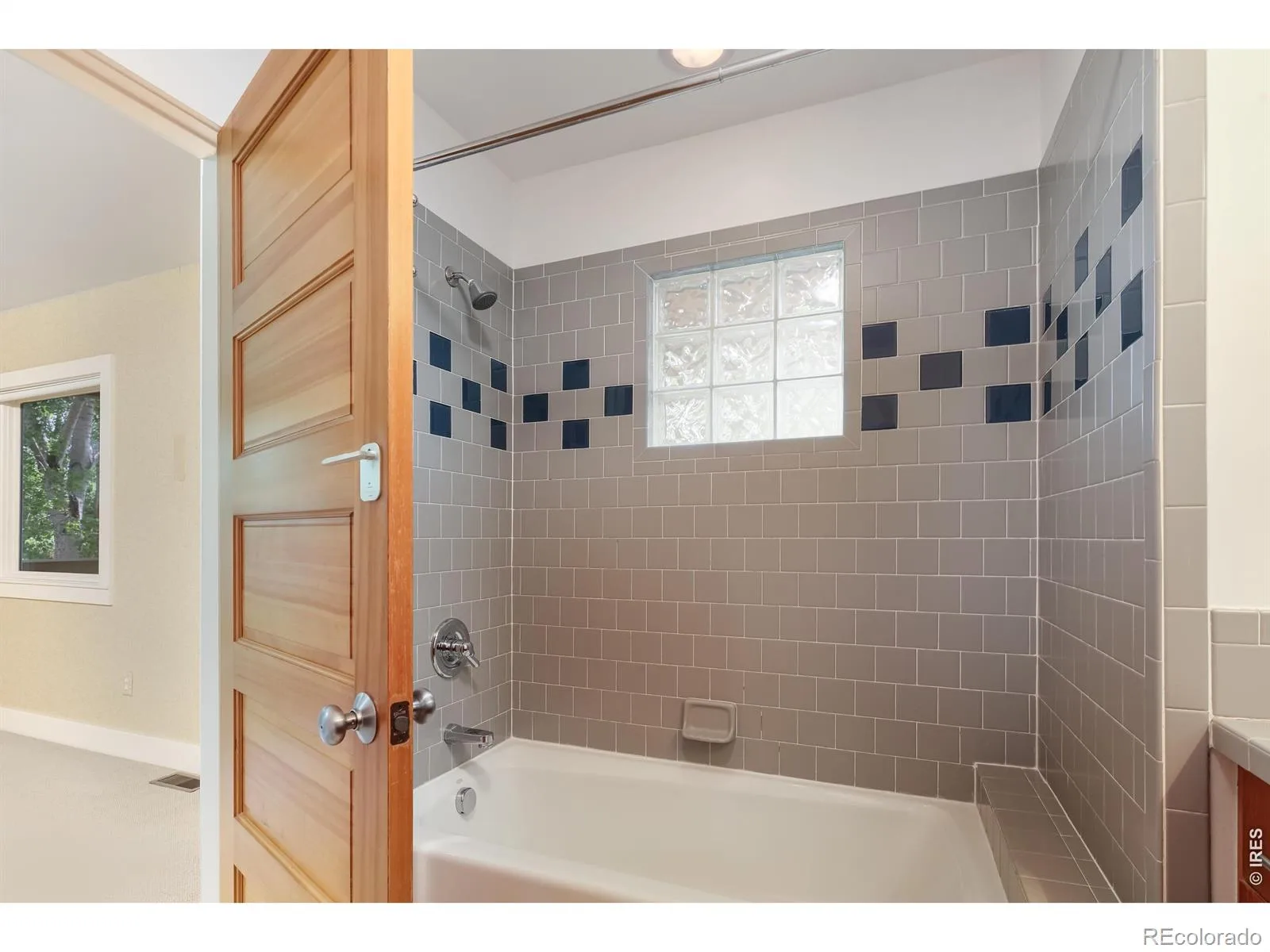 722 Tenacity Drive #A Longmont CO 80504 | MLS #RECIR1060678 08272026220859 1600 11