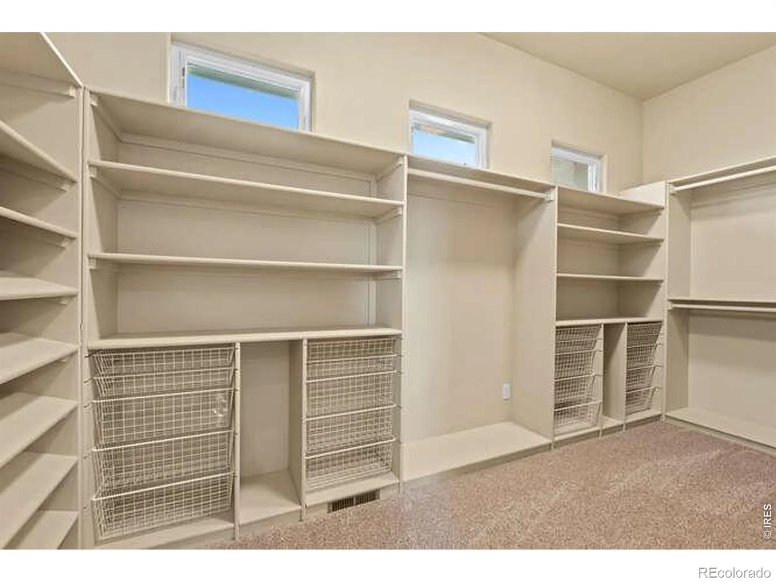 6329 Diamond Ridge Parkway Castle Rock CO 80108 MLS #RECIR1060690 06022026232917 1600 24