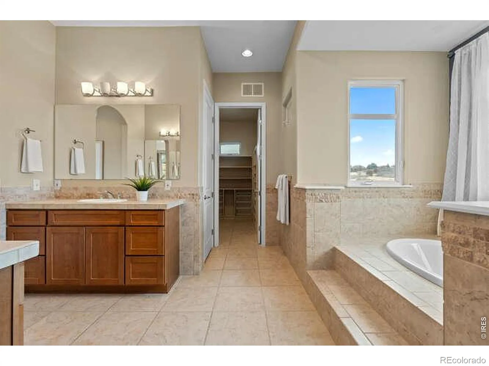 6329 Diamond Ridge Parkway Castle Rock CO 80108 MLS #RECIR1060690 06022026232917 1600 25